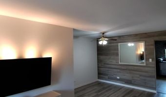 2227 W Nichols Rd E, Arlington Heights, IL 60004