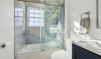 5001 W CEDAR Ln, Bethesda, MD 20814