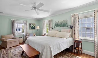 51 Ayrault St, Newport, RI 02840