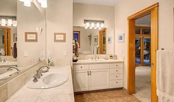 611 Forest St, Ashland, OR 97520