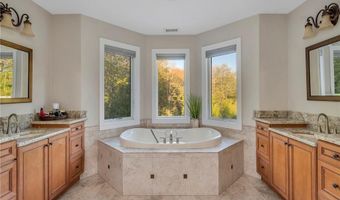 20 Red Brook Xing, Lincoln, RI 02865
