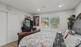 25 Livingston Ave, Avenel, NJ 07001