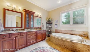 870 Legacy Rdg, Algonquin, IL 60102
