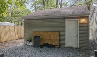 13 Poplar Dr, Albrightsville, PA 18210