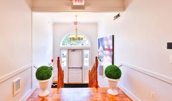 221 S ALFRED St 3A, Alexandria, VA 22314