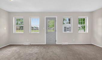 12 Winifred Dr, Albany, NY 12205