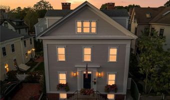 28 John St, Newport, RI 02840