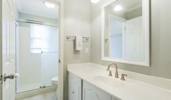427 Brass Lamp Dr, Ballwin, MO 63011