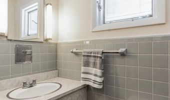 83 Baldwin Pl, Belleville, NJ 07109