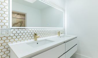 3571 Magellan Cir 343-4, Aventura, FL 33180