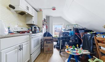 513 Washington St, Coventry, RI 02816