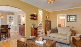 805 S Mitchell Ave, Arlington Heights, IL 60005