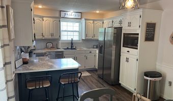 829 Rosemary Ave, Aurora, MO 65605