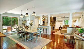 46 Channing Rd, Narragansett, RI 02882