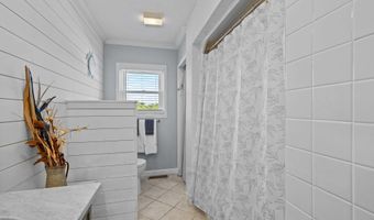 205 Barefoot Ln, Atlantic Beach, NC 28512