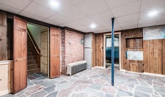 4 Pineway Dr, Auburn, ME 04210