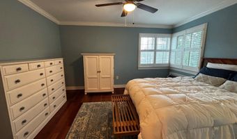 820 S WASHINGTON St 226, Alexandria, VA 22314
