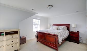 17 Mariner Way, Middletown, RI 02842