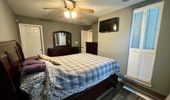 87 Village Dr, Barnegat, NJ 08005