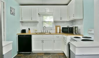 185 Maple Ave, Andover, OH 44003