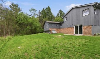 3 Lew May Dr, Andover, NJ 07860