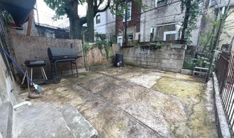 2546 S 7TH St, Philadelphia, PA 19148