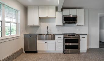18266 S HOLLY Ln, Oregon City, OR 97045