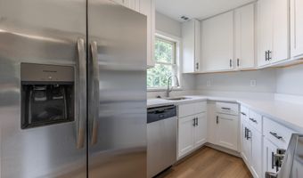 12491 CLINTON HEIGHTS Dr, Ashland, VA 23005