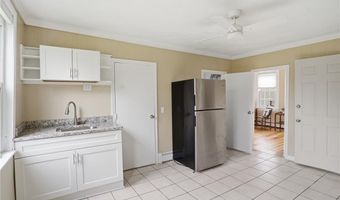 48 Constitution St 1, Bristol, RI 02809