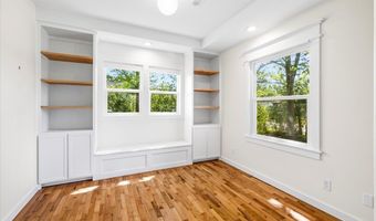 804 NW B St, Bentonville, AR 72712