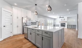 3601 SW Aurora Ln, Bentonville, AR 72713