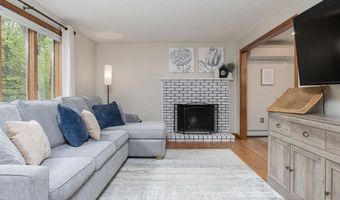 27 Grafton Dr, Bedford, NH 03110