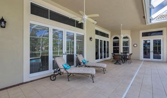 594 N Country Club Dr, Atlantis, FL 33462