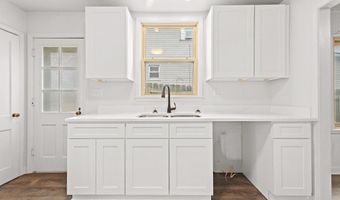 1073 Parkside Dr, Alliance, OH 44601
