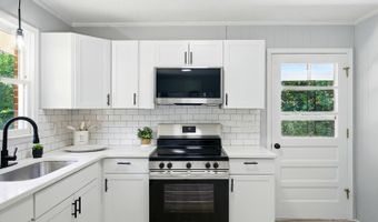 601 Riverview Dr, Altavista, VA 24517
