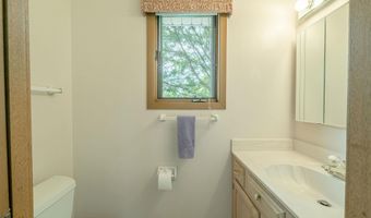 518 Topaz Ln, Madison, WI 53714