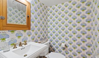 27 Prospect Hill Rd, Branford, CT 06405