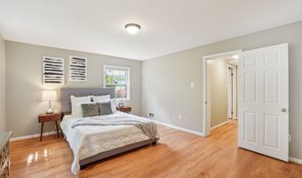2647 S KENT St, Arlington, VA 22202