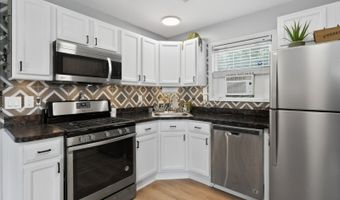 16 Clover Ln, Alloway, NJ 07418