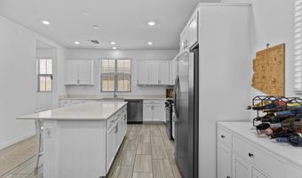 1092 E NEWLAND Dr, Chandler, AZ 85286