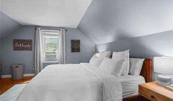 40 Queen St, North Kingstown, RI 02852