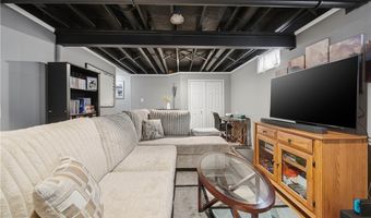 1906 Northgate Cir, Akron, OH 44320