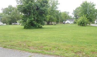 102 N 9th St, Albany, MO 64402