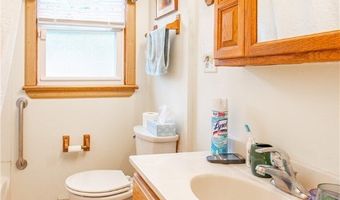 119 Clinton Ave, Akron, OH 44301