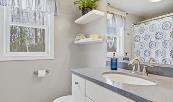 9 Tuttle Rd, Bedford, NH 03110