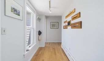 10 Casey Ct, Newport, RI 02840