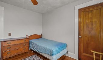 64 Dyer Ave, East Providence, RI 02915
