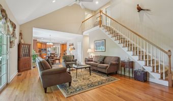 2 Logans Way, Danbury, CT 06811