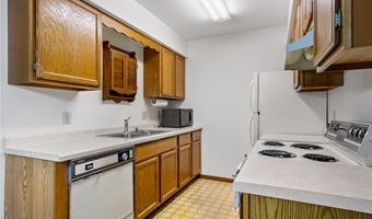 1412 Devney Dr, Altoona, WI 54720