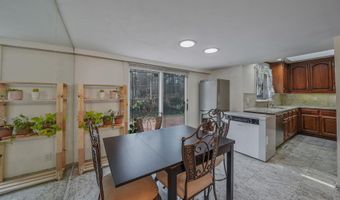 140 Dogwood Rd, Albertson, NY 11576